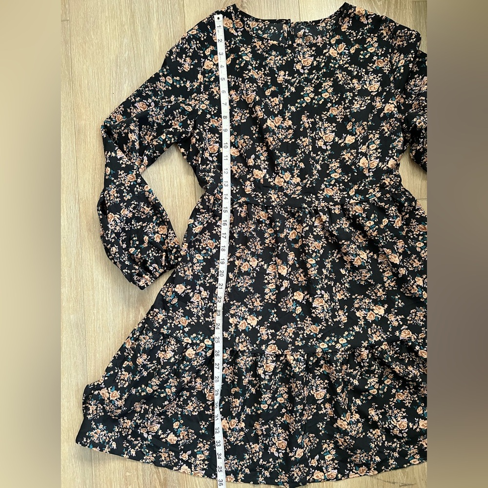 Floral Balloon Sleeve Dress EUC - Picture 5 of 7